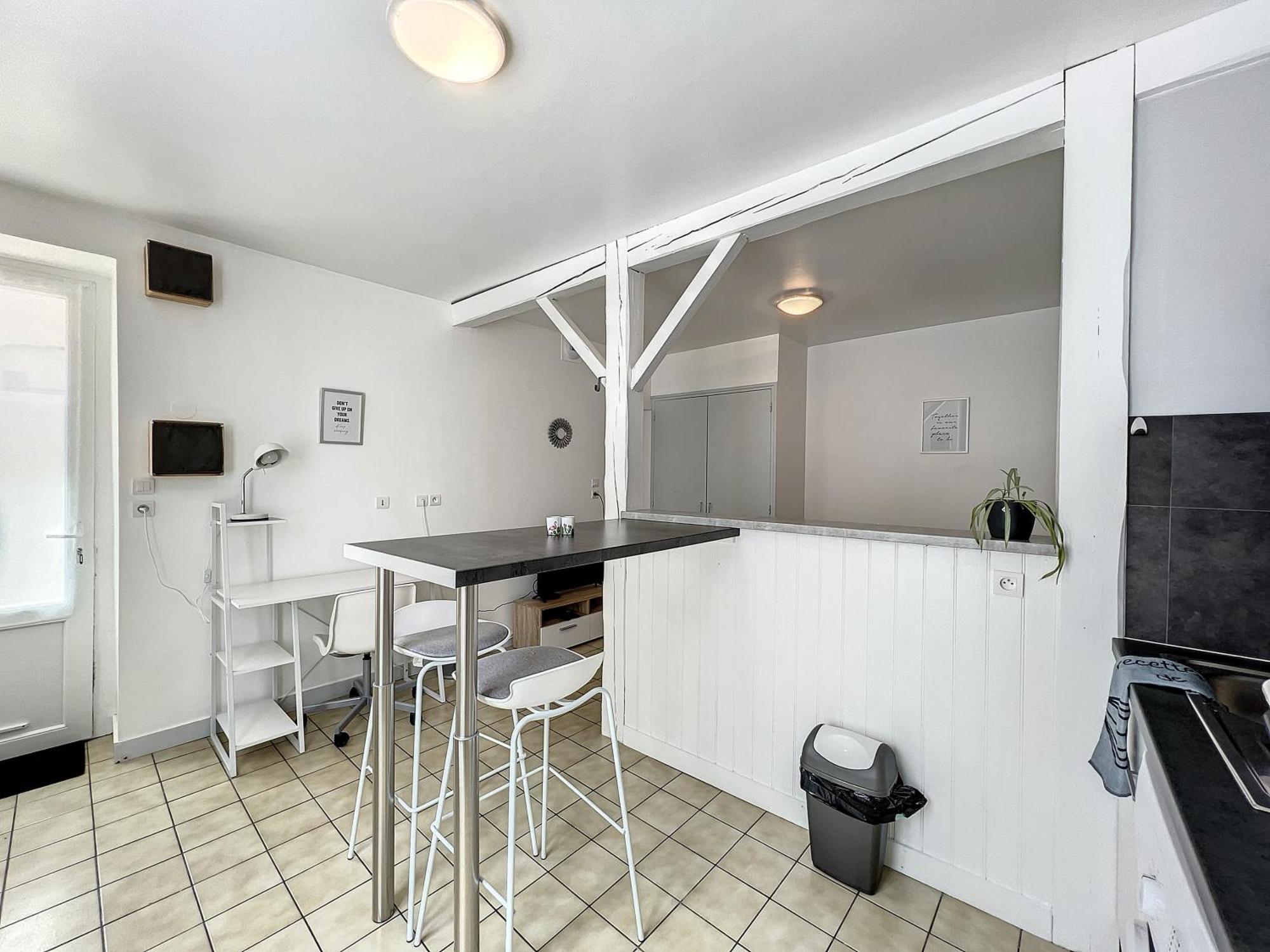 Les Bords Du Clain - Entree Autonome Studio Poitiers Exterior photo