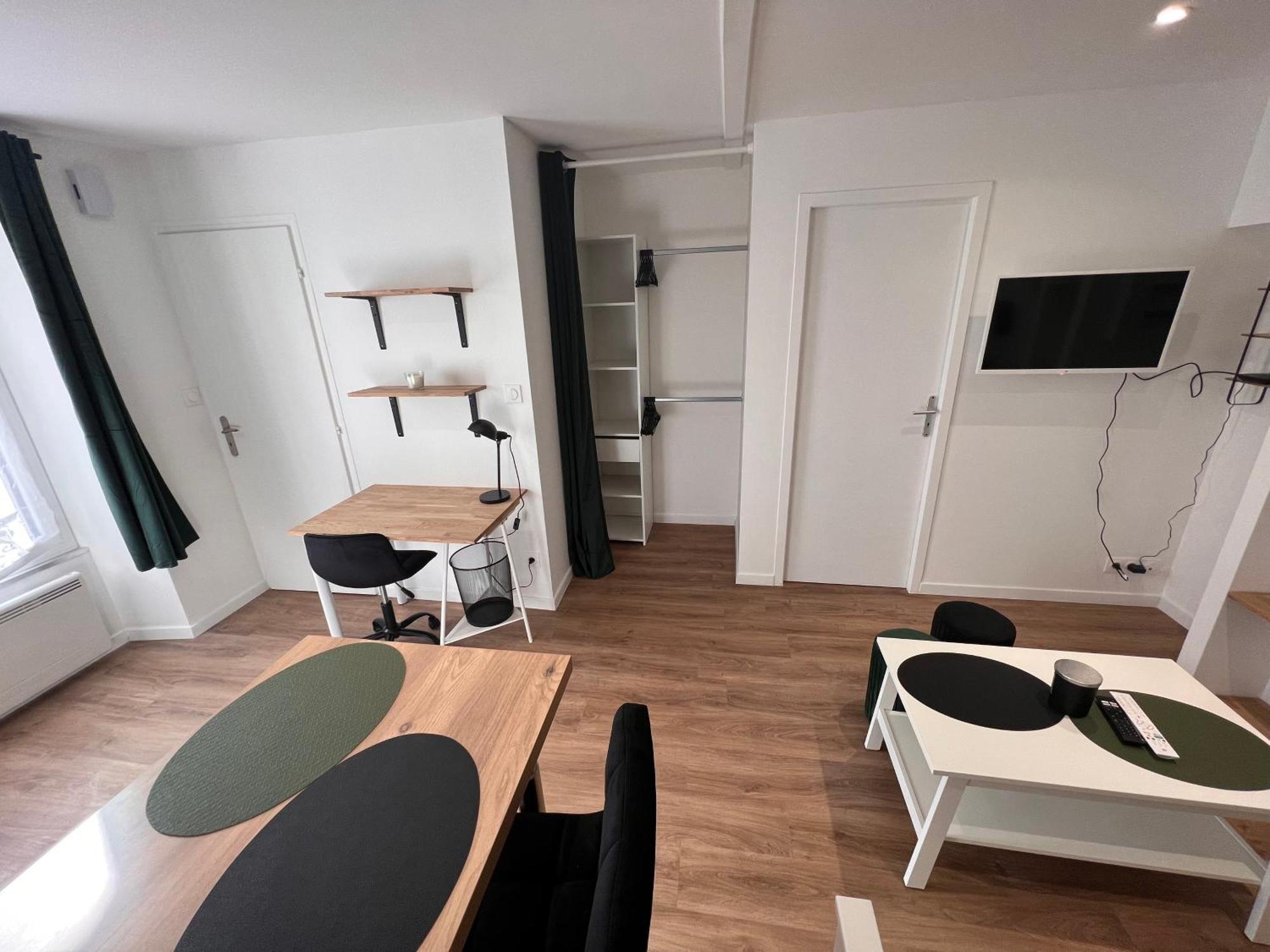 Les Bords Du Clain - Entree Autonome Studio Poitiers Exterior photo